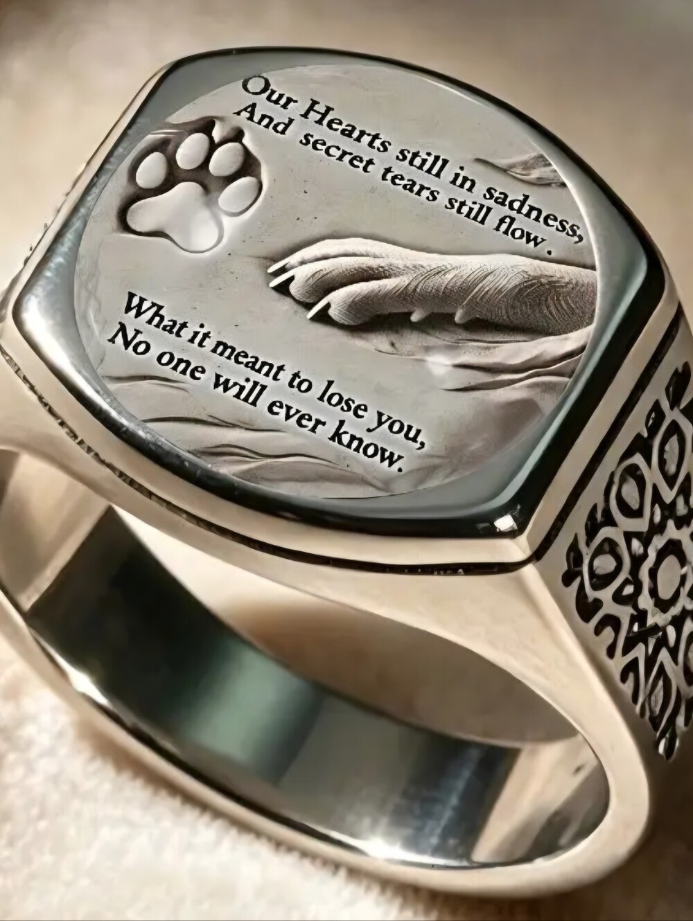 Sundance Stainless Steel Ring "Dog Memories" OFFERS WELCOME